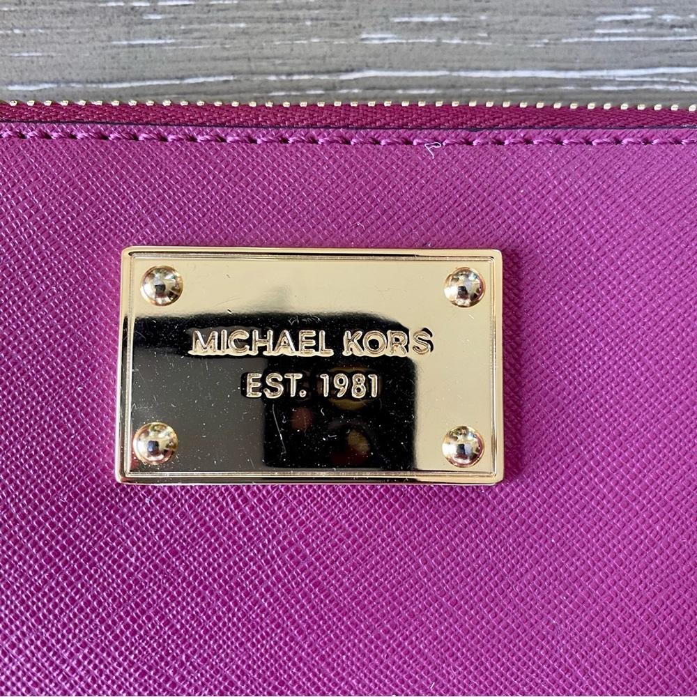 Michael Kors wristlet wallet - Picture 2 of 5